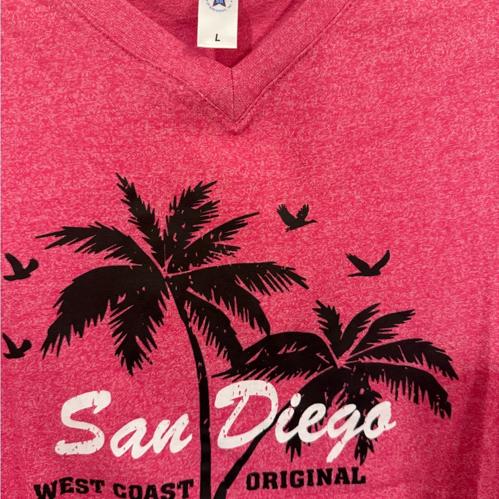 San Diego Graphic Women's Pink Tee - Picture 4 of 8